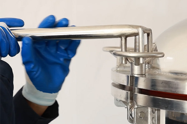 ipx7_test_equipment3.jpg ipx7_test_equipment3.jpg