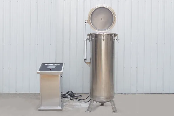 Immersione nella precisione: camera di prova ad immersione in acqua LIB per IPX7 e IPX8